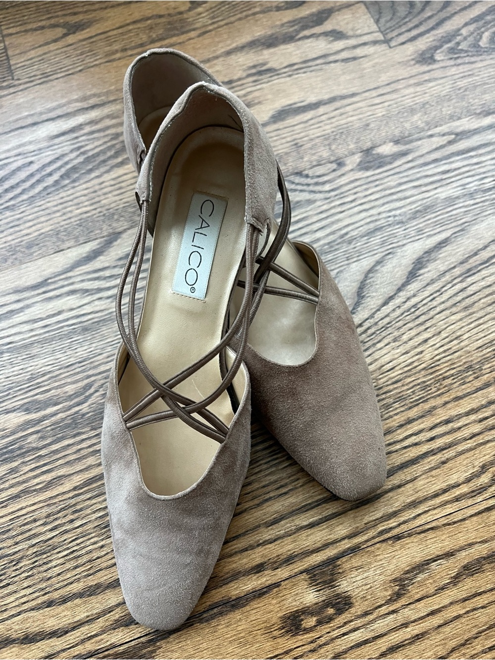 Calico Women's Taupe Suede Pointed-Toe Cross-Strap Flats
